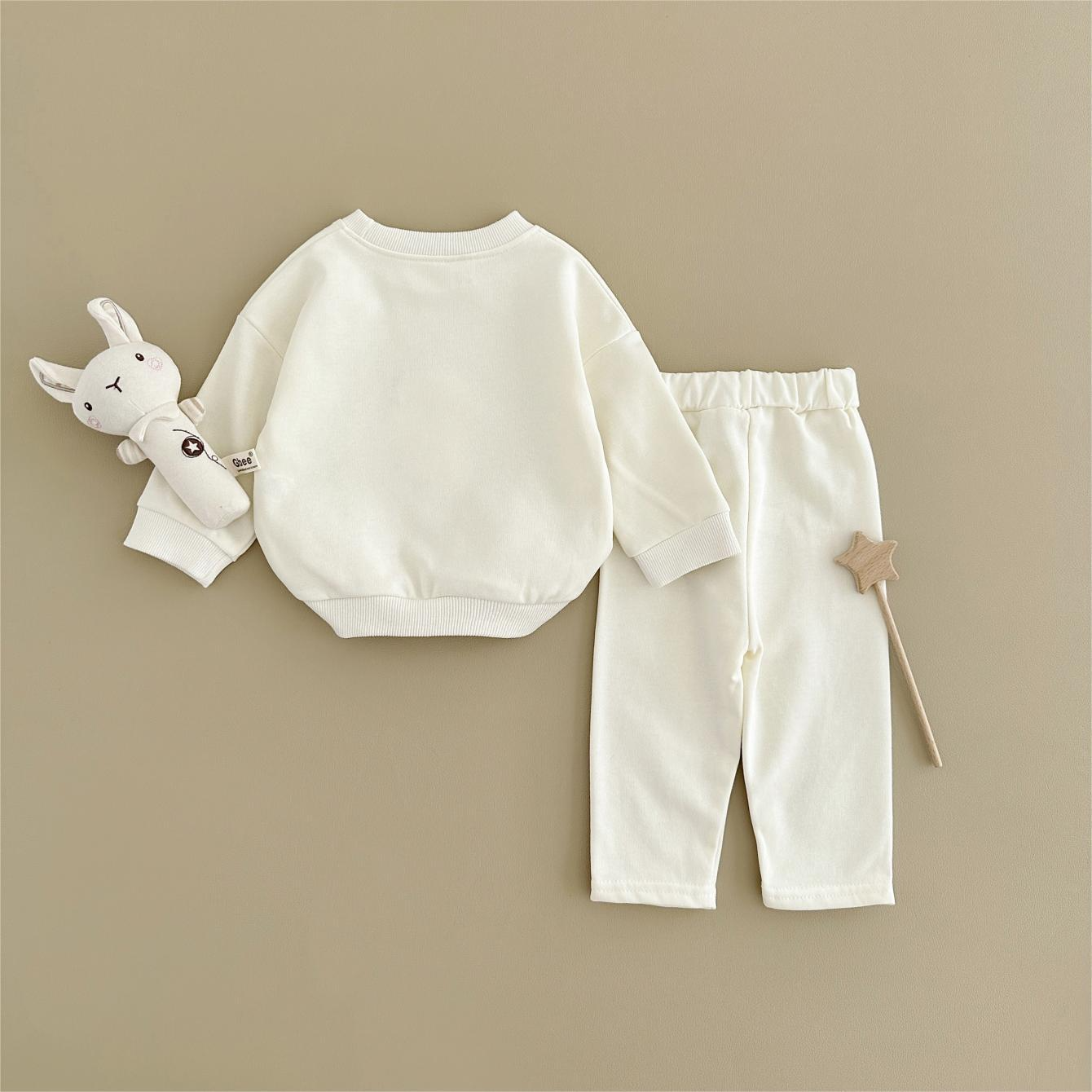 Baby outfit set with a shirt featuring a cute ice cream design and comfy pants, available in various colors for playful and comfortable everyday wear.