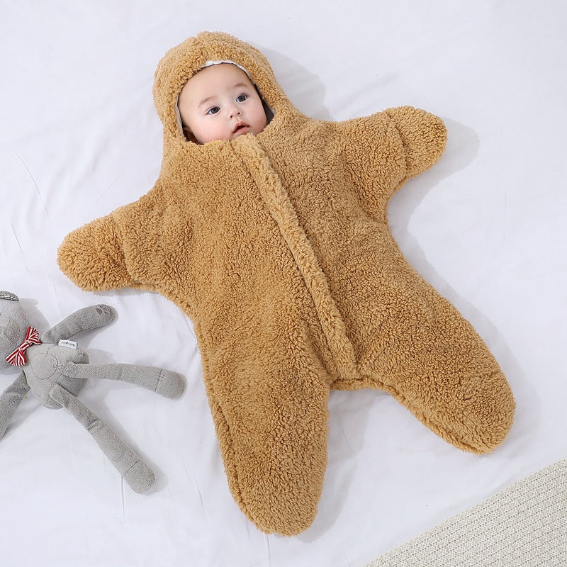 Adorable Baby Starfish Costume in soft, warm fabric – ideal for winter, featuring a cute starfish shape and versatile use as swaddle, sleeping bag, or stroller blanket
