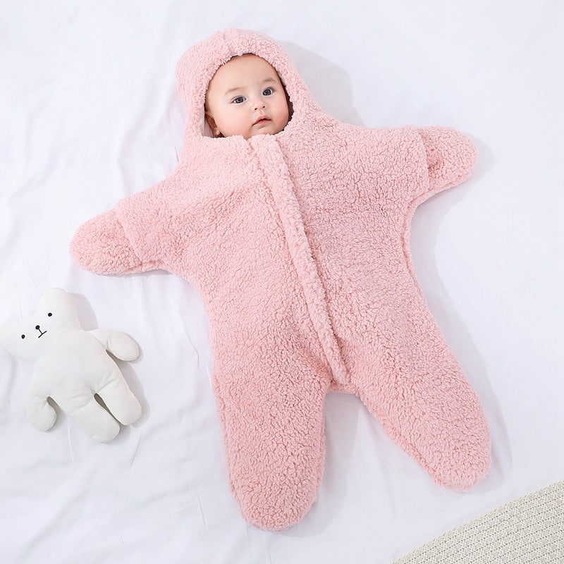 Adorable Baby Starfish Costume in soft, warm fabric – ideal for winter, featuring a cute starfish shape and versatile use as swaddle, sleeping bag, or stroller blanket
