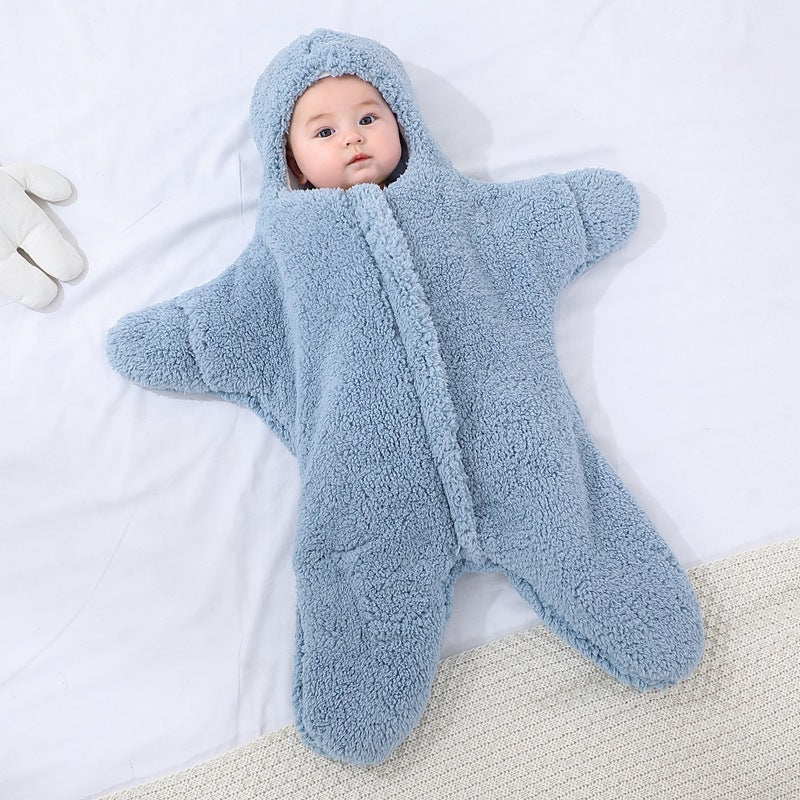 Adorable Baby Starfish Costume in soft, warm fabric – ideal for winter, featuring a cute starfish shape and versatile use as swaddle, sleeping bag, or stroller blanket