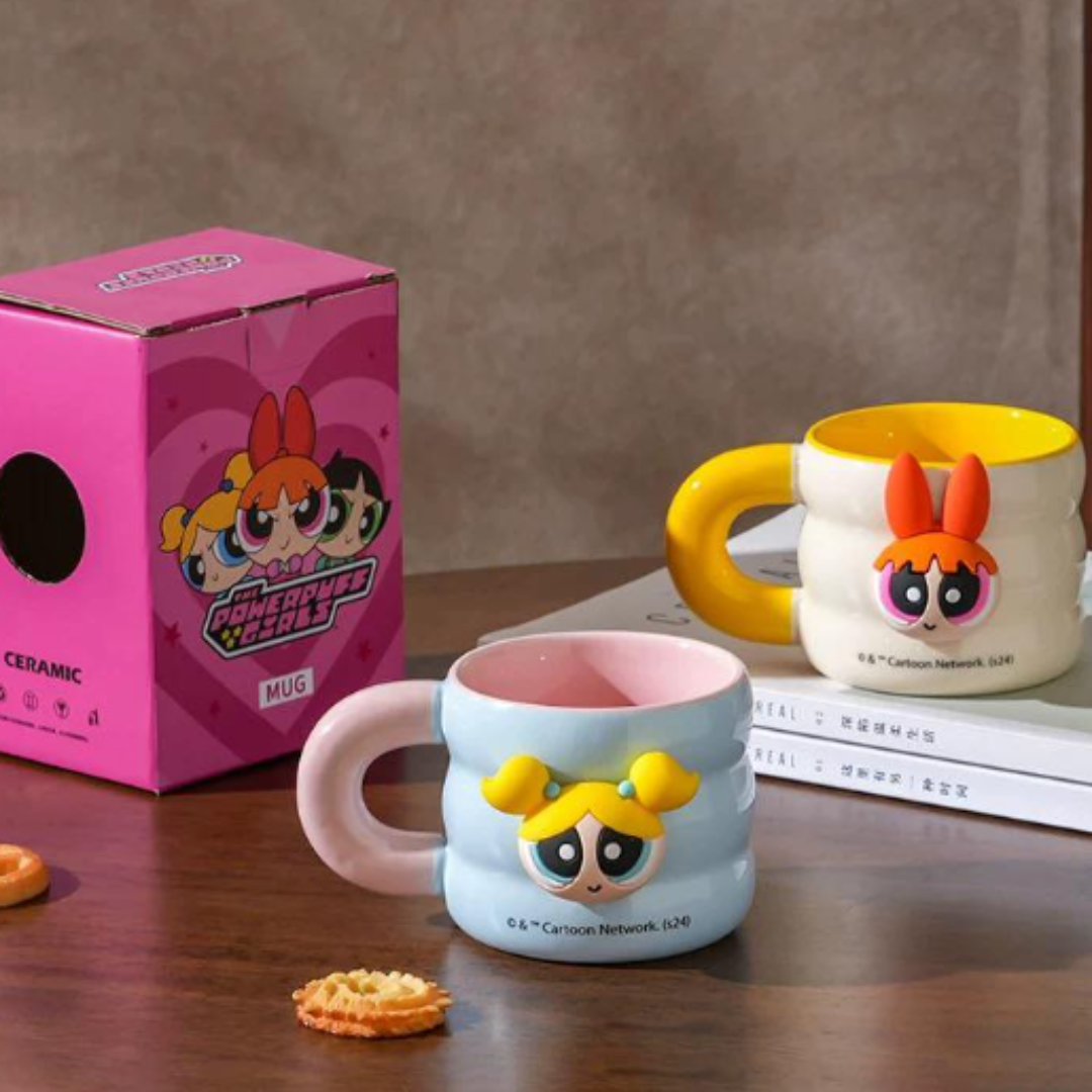Colorful 320ml kids' mug with wavy grip and detachable magnetic figure – Fun, interactive, and safe ceramic cup for toddlers and children. Perfect for milk, juice, or hot chocolate. Durable, non-toxic, and a great gift idea!